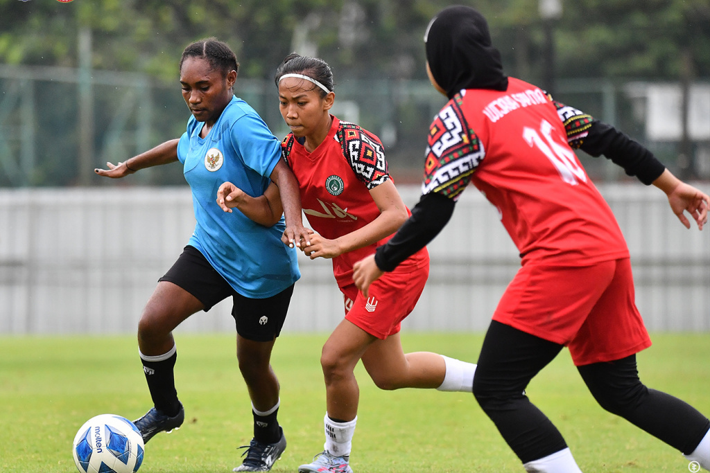 Laga Uji COba Tim U-20 Wanita Kontra Putri PW Saputra - Subang